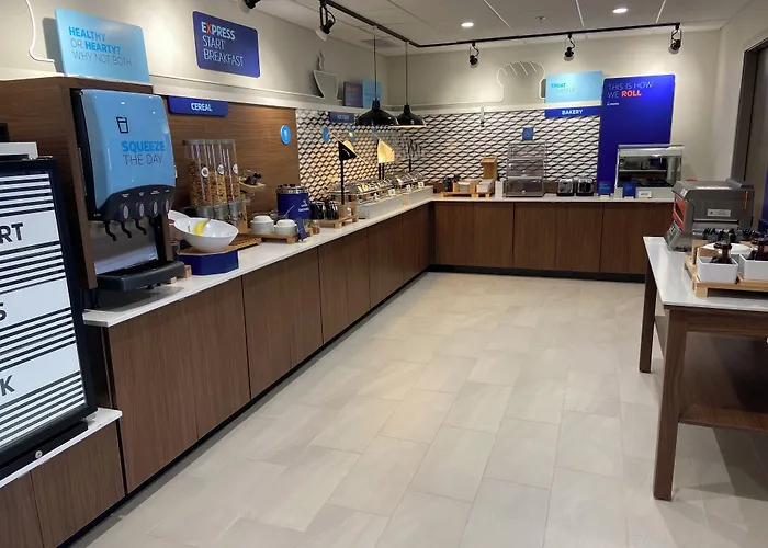 Holiday Inn Express & Suites Elyria By Ihg