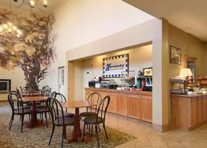 Ramada By Wyndham Sparta/At Speedway