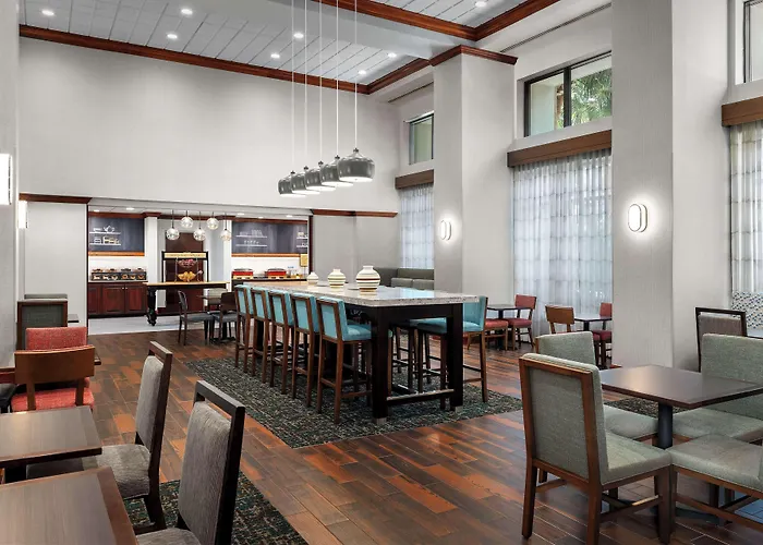 Hampton Inn & Suites At Lake Mary Colonial Townpark