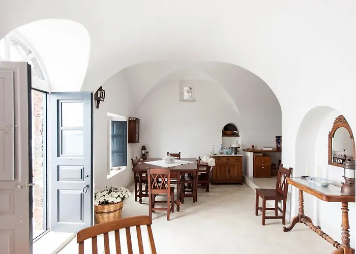 Perivolas Hotel