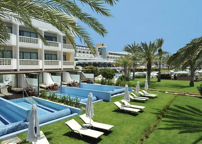 Constantinou Bros Athena Beach Hotel