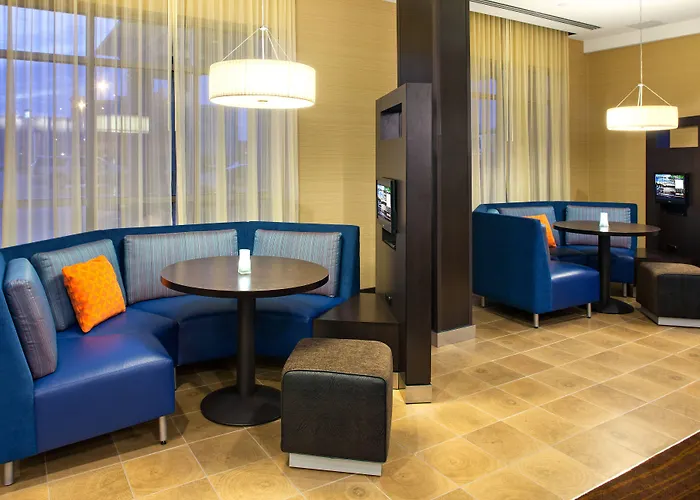 Courtyard By Marriott London