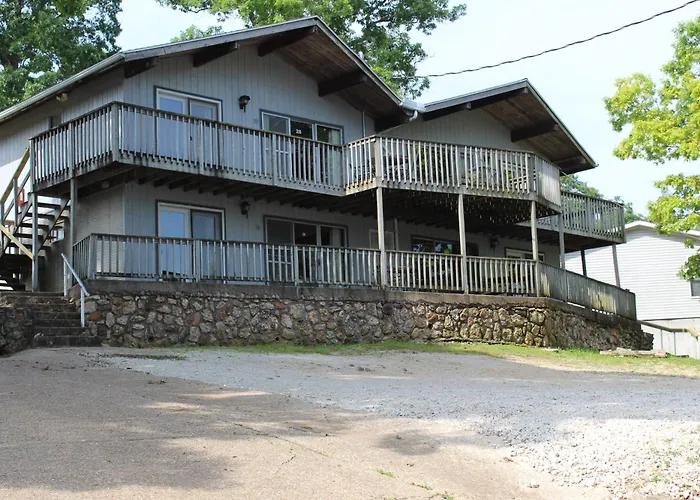 Rock Harbor Resort And Motel