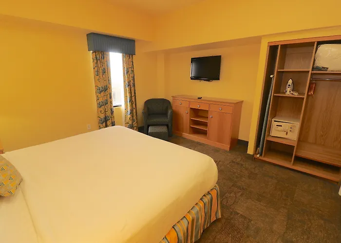 The Atrium Resort, Virginia Beach By Vacatia