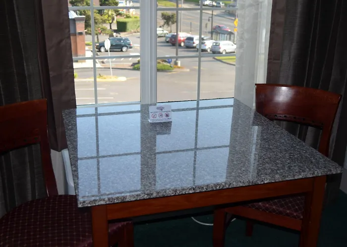 The Ashley Inn & Suites
