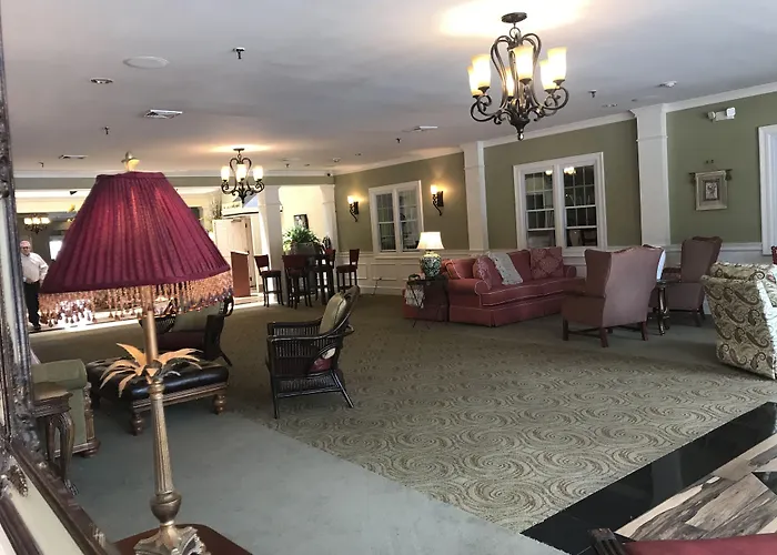 Inn On The Square, An Ascend Collection Hotel