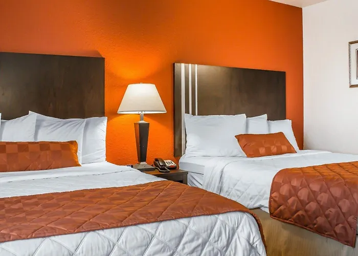 Rodeway Inn & Suites Near Okoboji Lake