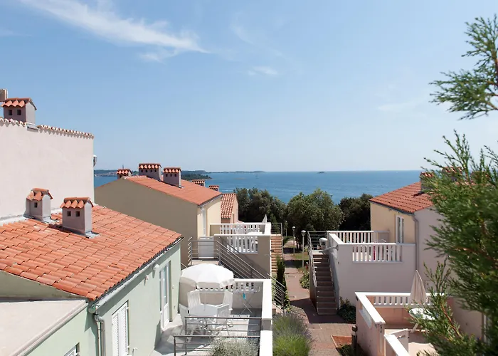 Maistra Select Amarin Resort