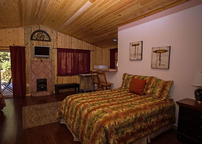 Diamondstone Guest Lodges