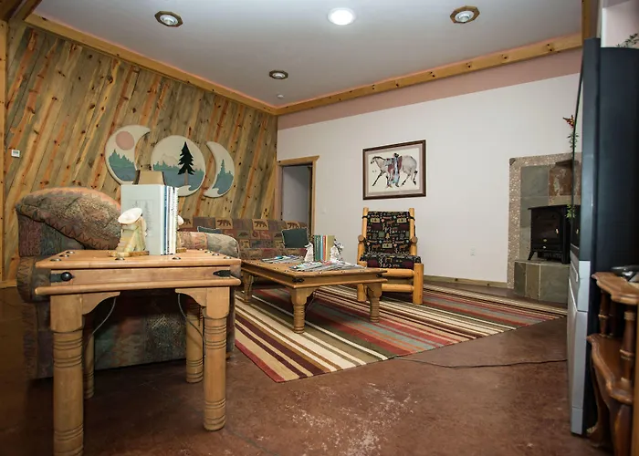 Diamondstone Guest Lodges