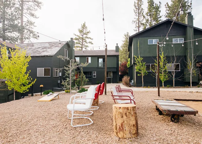 Noon Lodge