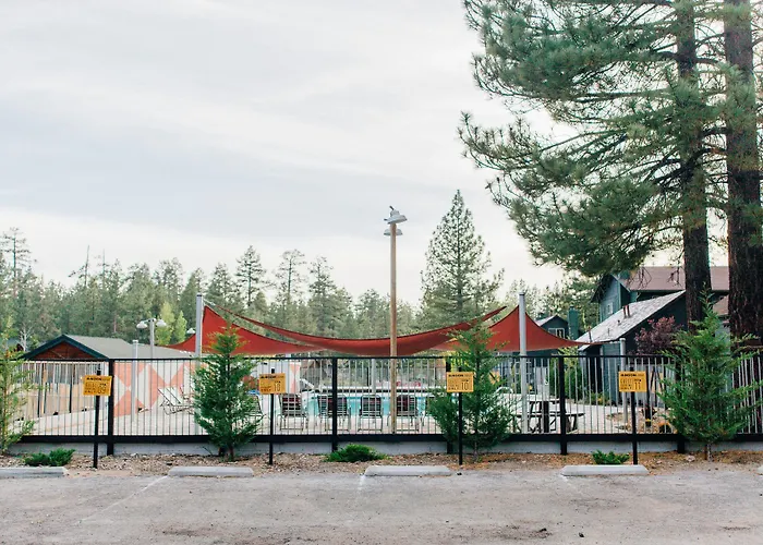 Noon Lodge