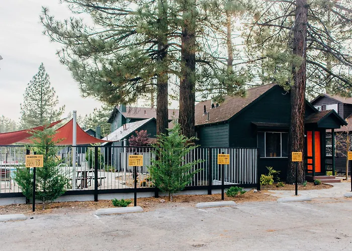 Noon Lodge