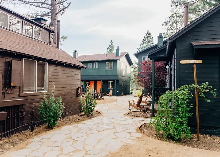 Noon Lodge