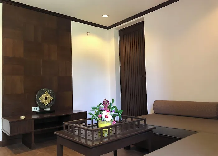 Kanok Buri Resort
