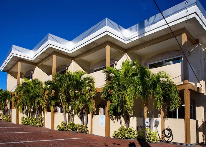 Bay Palms Waterfront Resort - Hotel And Marina