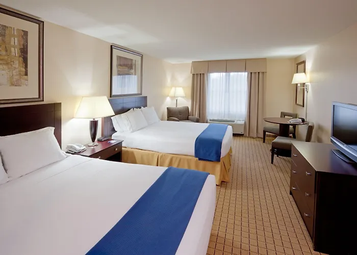Holiday Inn Express & Suites Rochester By Ihg