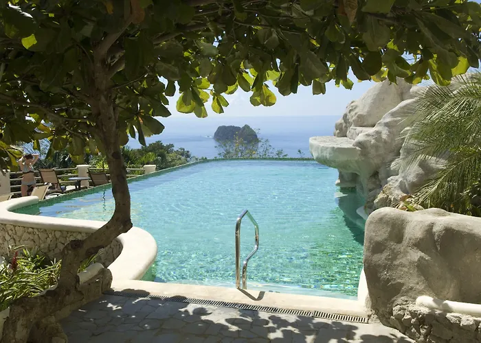 Family resorts in Manuel Antonio