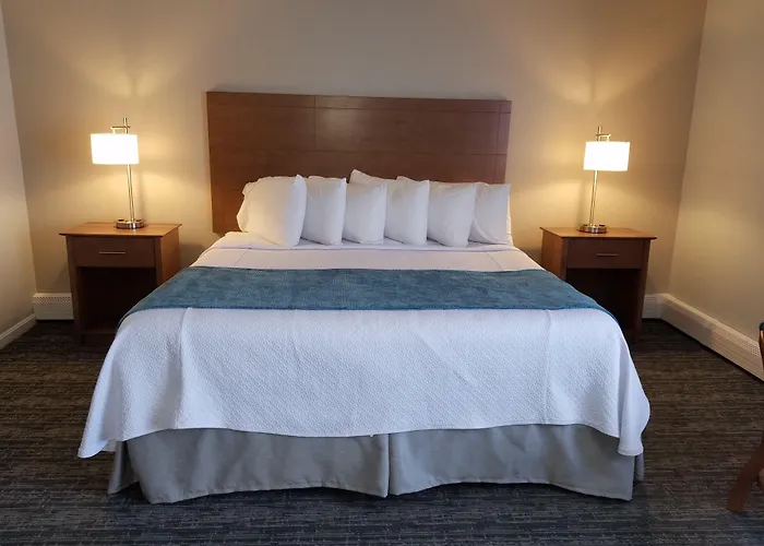 Hampton Village Inn