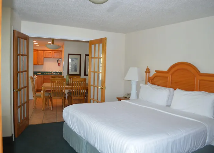 Dockside Inn & Resort