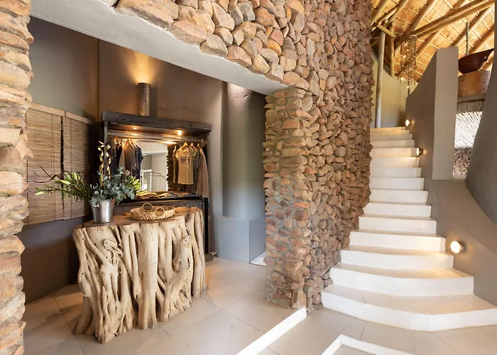 Clifftop Exclusive Safari Hideaway