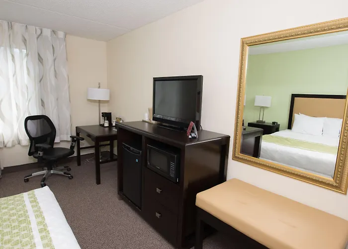 Hope Hotel And Richard C. Holbrooke Conference Center