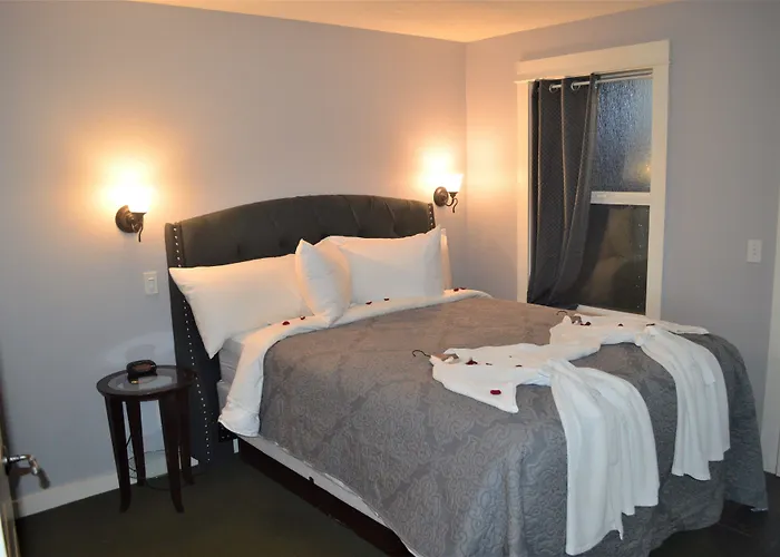 Starfish Manor Oceanfront Hotel