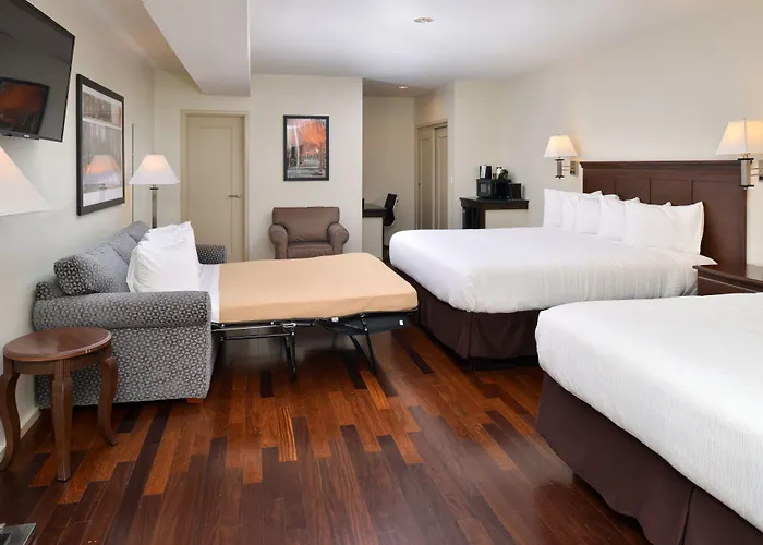 Grand Eastonian Hotel & Suites