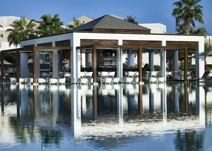 Pelagos Suites Hotel & Spa