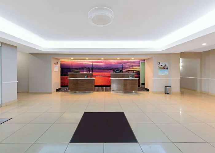 La Quinta By Wyndham Bridge City-Orange