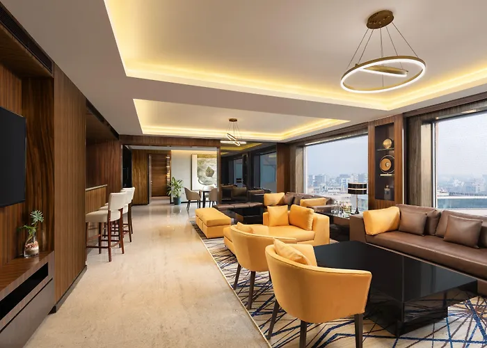 Courtyard By Marriott Mumbai International Airport
