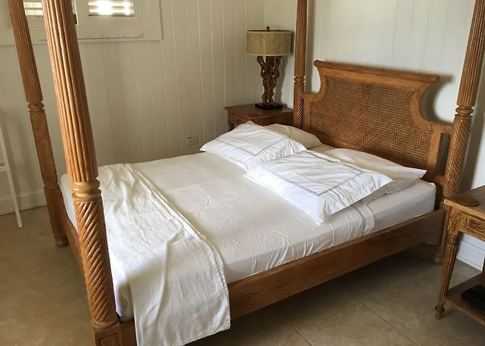 The Atlantis Historic Inn