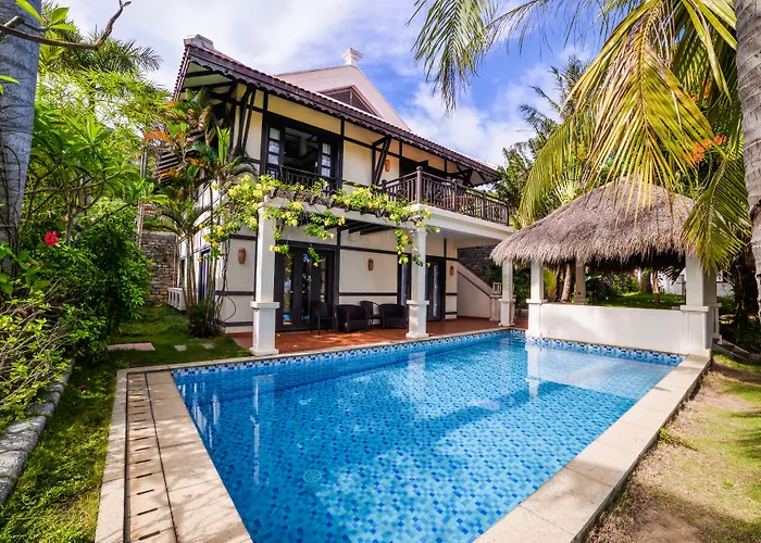 Son Tra Beach Resort & Spa Danang