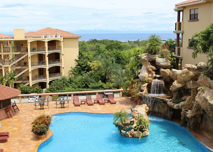 Clarion Suites Roatan At Pineapple Villas