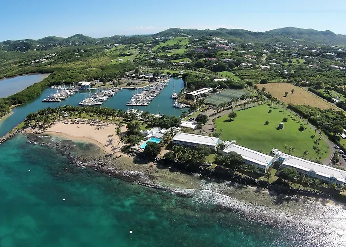 Tamarind Reef Resort Spa & Marina