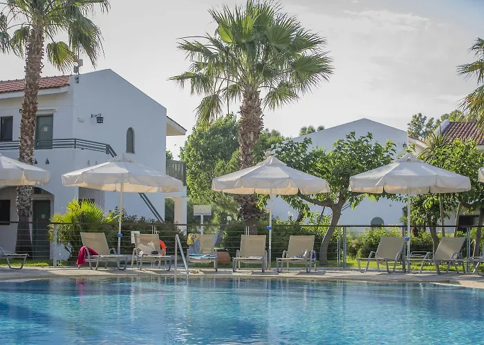 Golden Coast Hotel & Bungalows