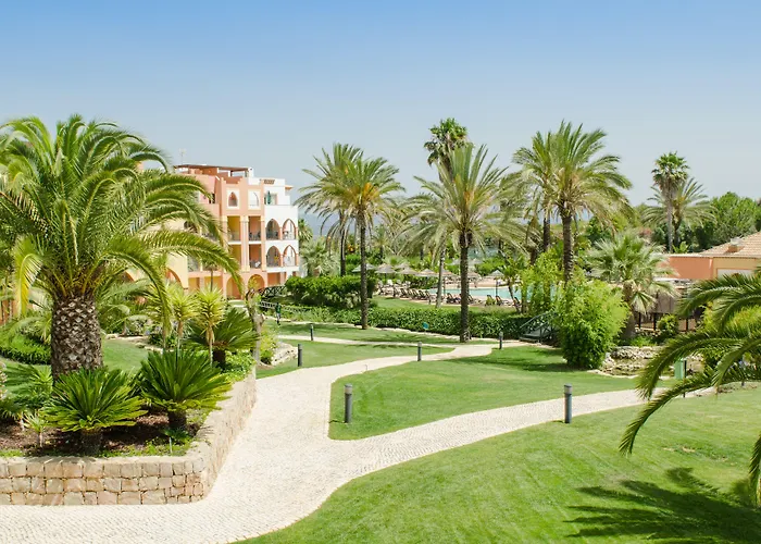 Jardim Da Meia Praia Resort