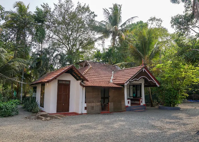 Kumarakom Tharavadu - Heritage Hotel