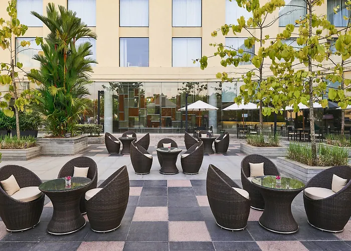 Courtyard By Marriott Kochi Airport