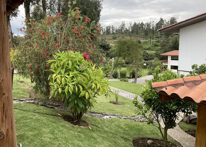 Quito Airport Suites Hotel