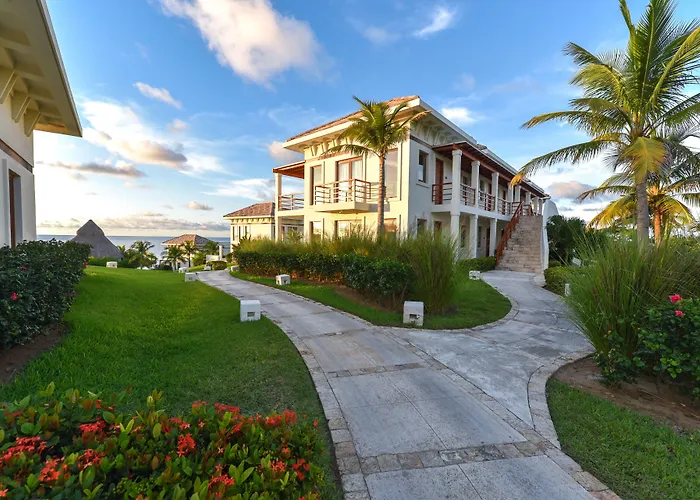 Las Verandas Hotel & Villas