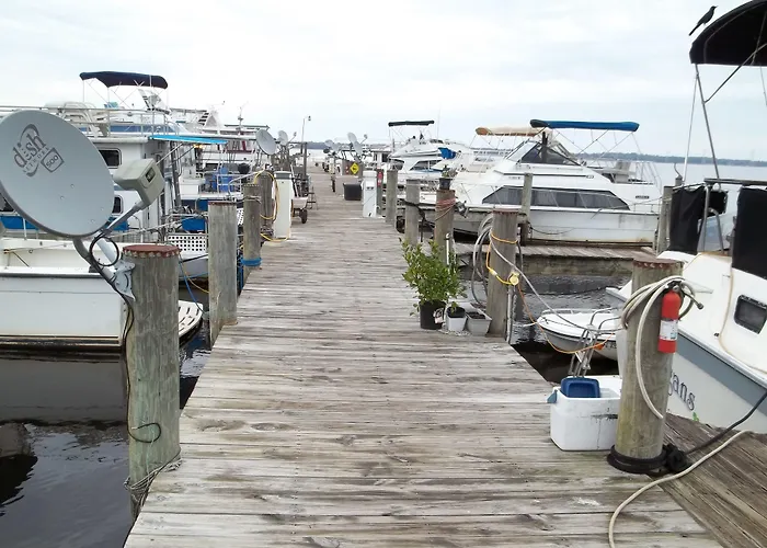 Crystal Cove Riverfront Resort