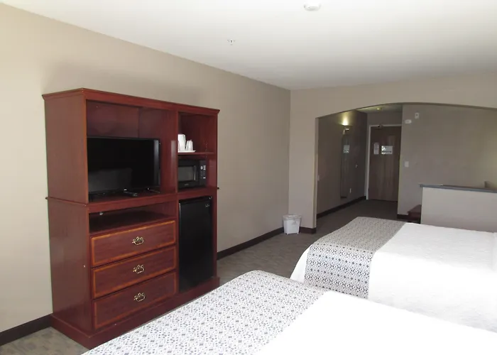 Fairbridge Inn & Suites Dupont