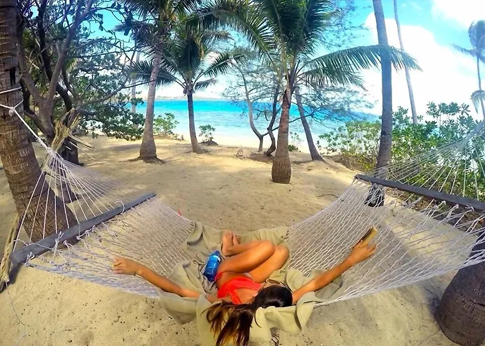 Barefoot Manta Island Resort