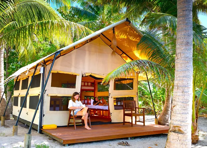 Barefoot Manta Island Resort