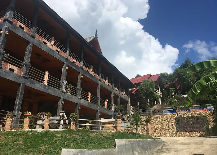 Sea Rock Resort