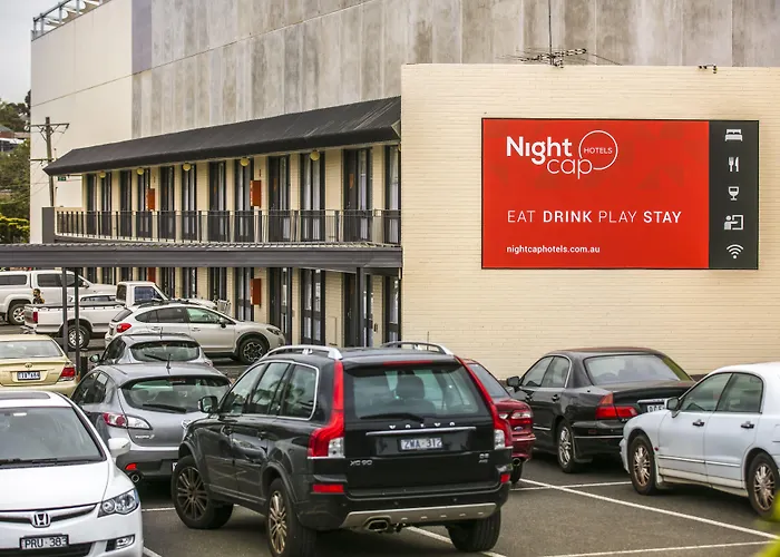 Nightcap At Matthew Flinders Hotel