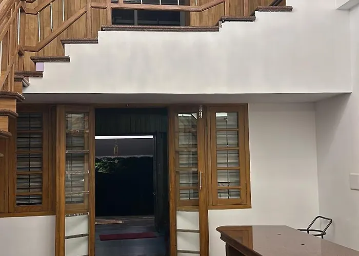 Hillock Bungalow Kuttikkanam