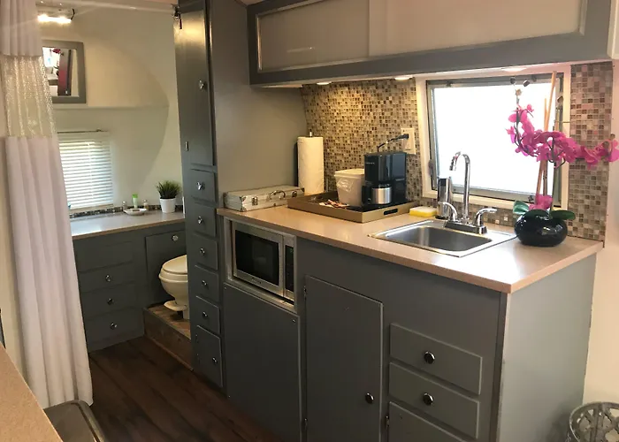 Palm Canyon Hotel And Rv Resort
