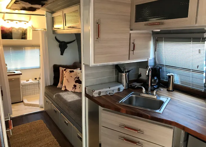 Palm Canyon Hotel And Rv Resort